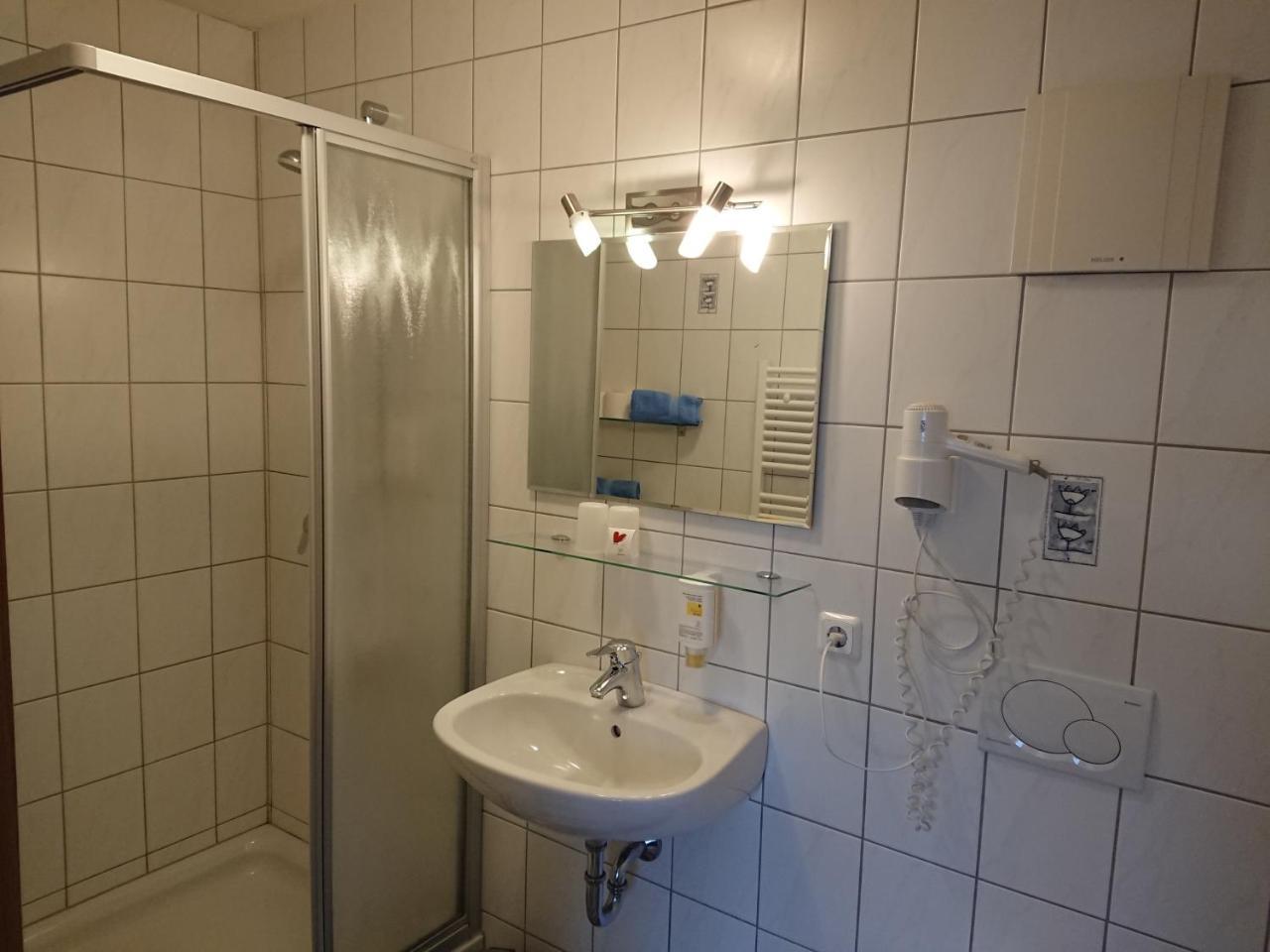 Pension Weingut Schwab Thüngersheim Buitenkant foto